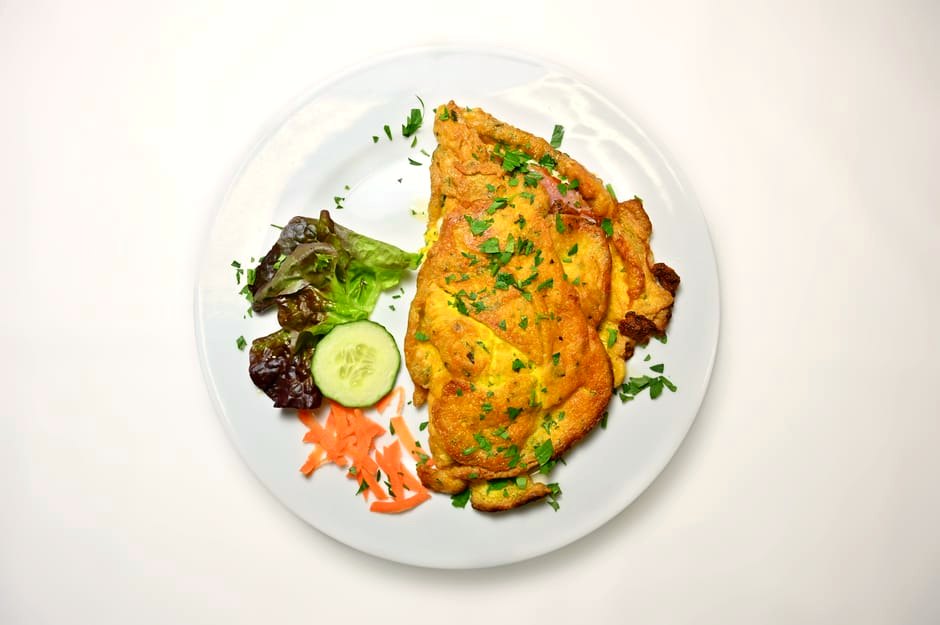 Smoked Salmon & Cream Cheese Omelette — high-protein breakfast recipe